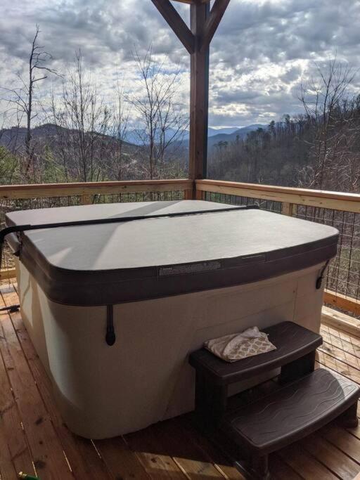 * * 4 Master Bedrooms, Views, Theater, Arcade, Evc Gatlinburg Eksteriør bilde
